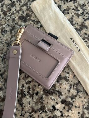 ANDAR Mauve Cardholder Wristlet